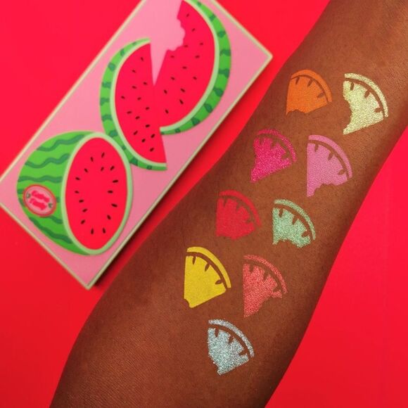 Revolution Beauty Watermelon Shadow Palette - Picture 7 of 8